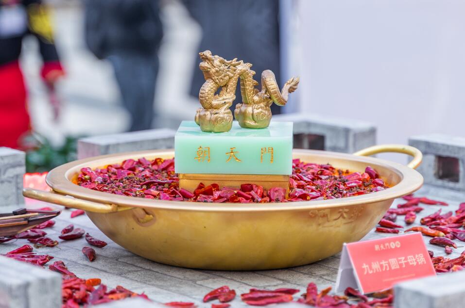 80萬開火鍋店加盟好還是自己開店好？